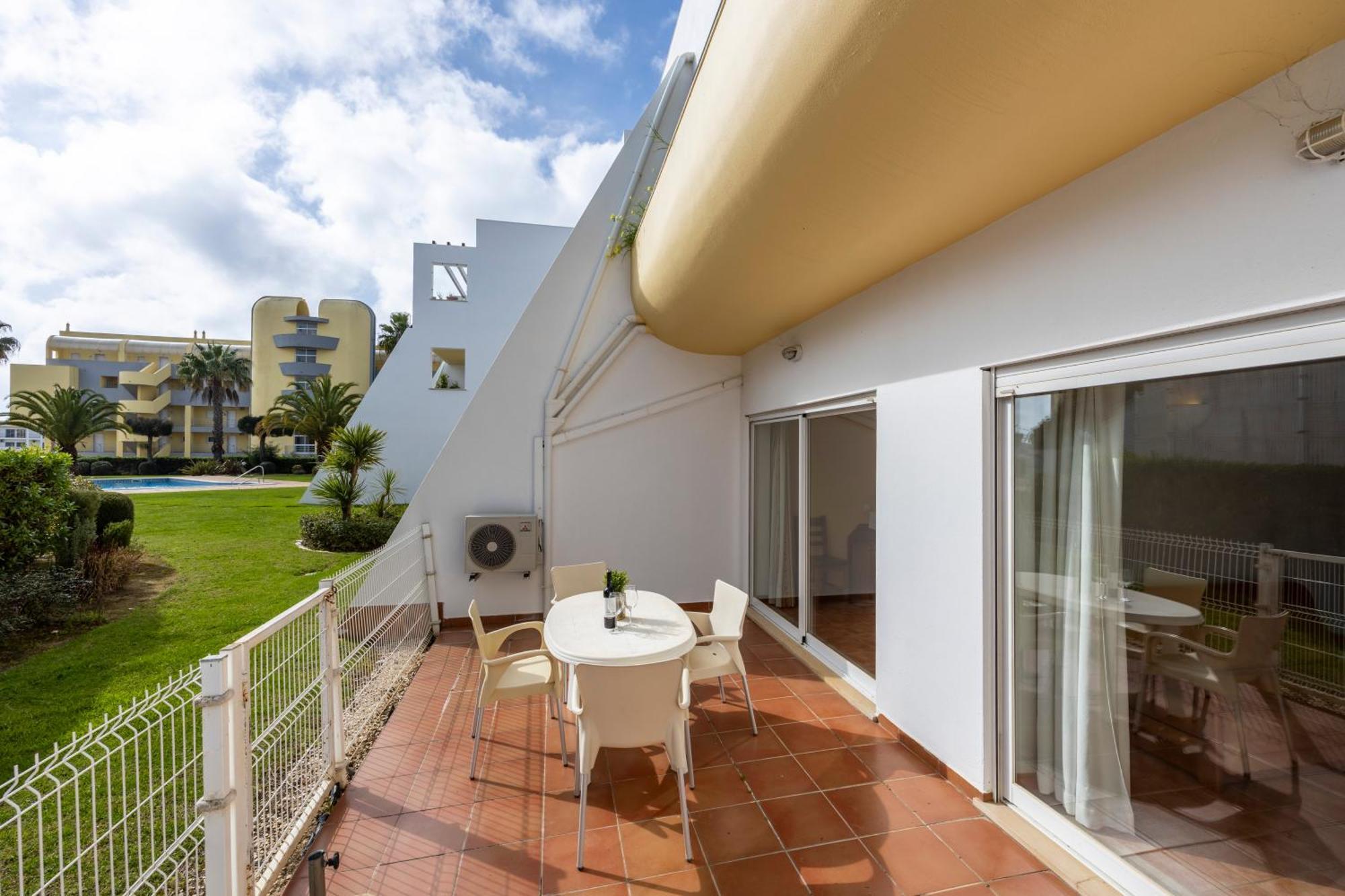 Cardeira Holiday Apartments Лагуш Экстерьер фото
