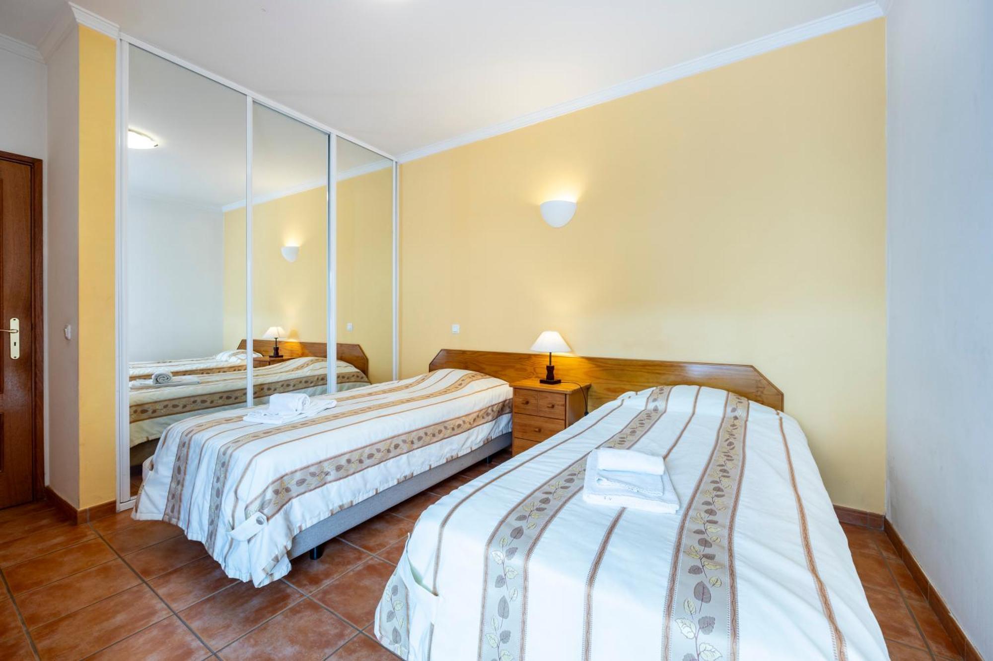 Cardeira Holiday Apartments Лагуш Экстерьер фото