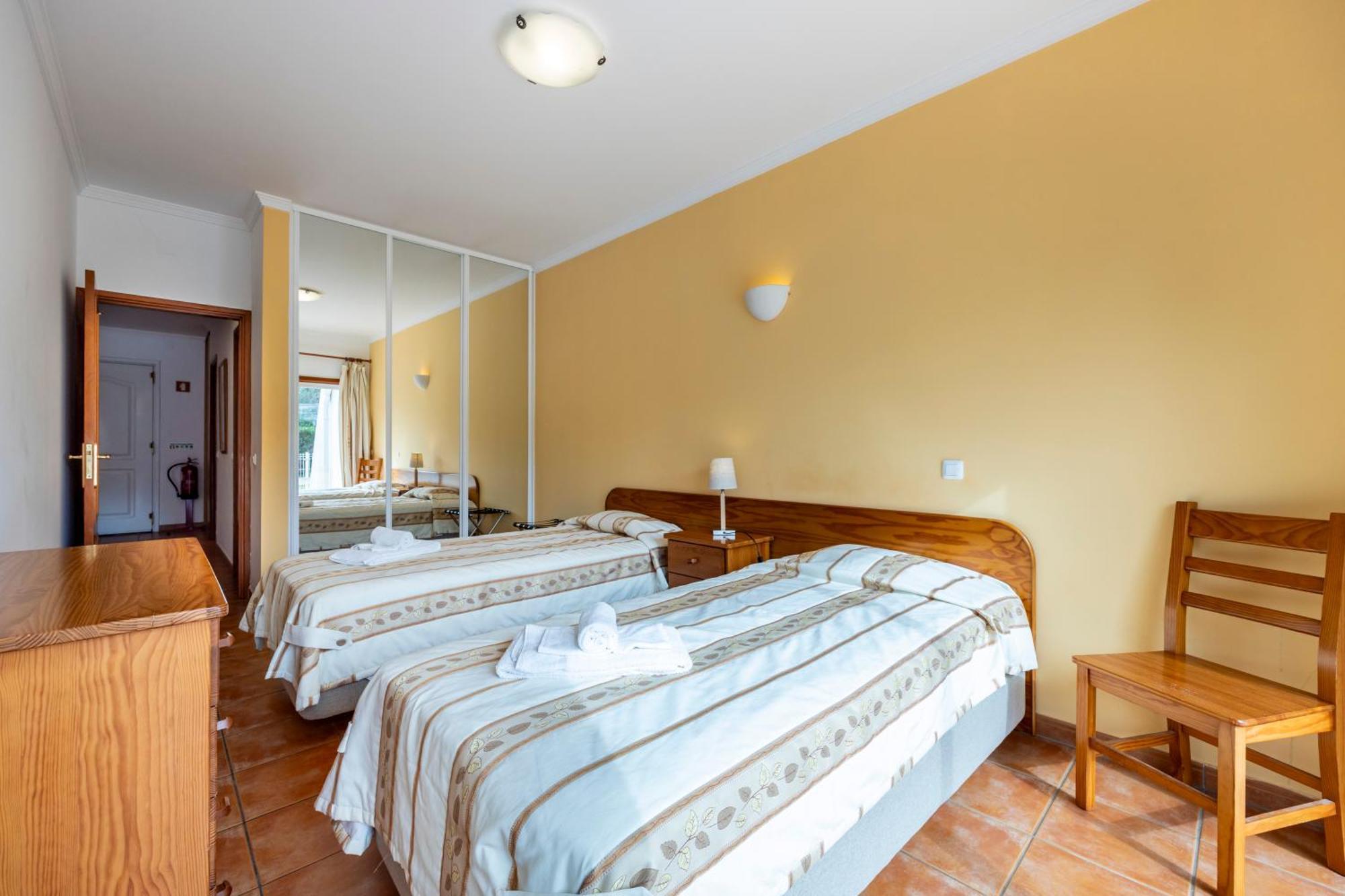 Cardeira Holiday Apartments Лагуш Экстерьер фото
