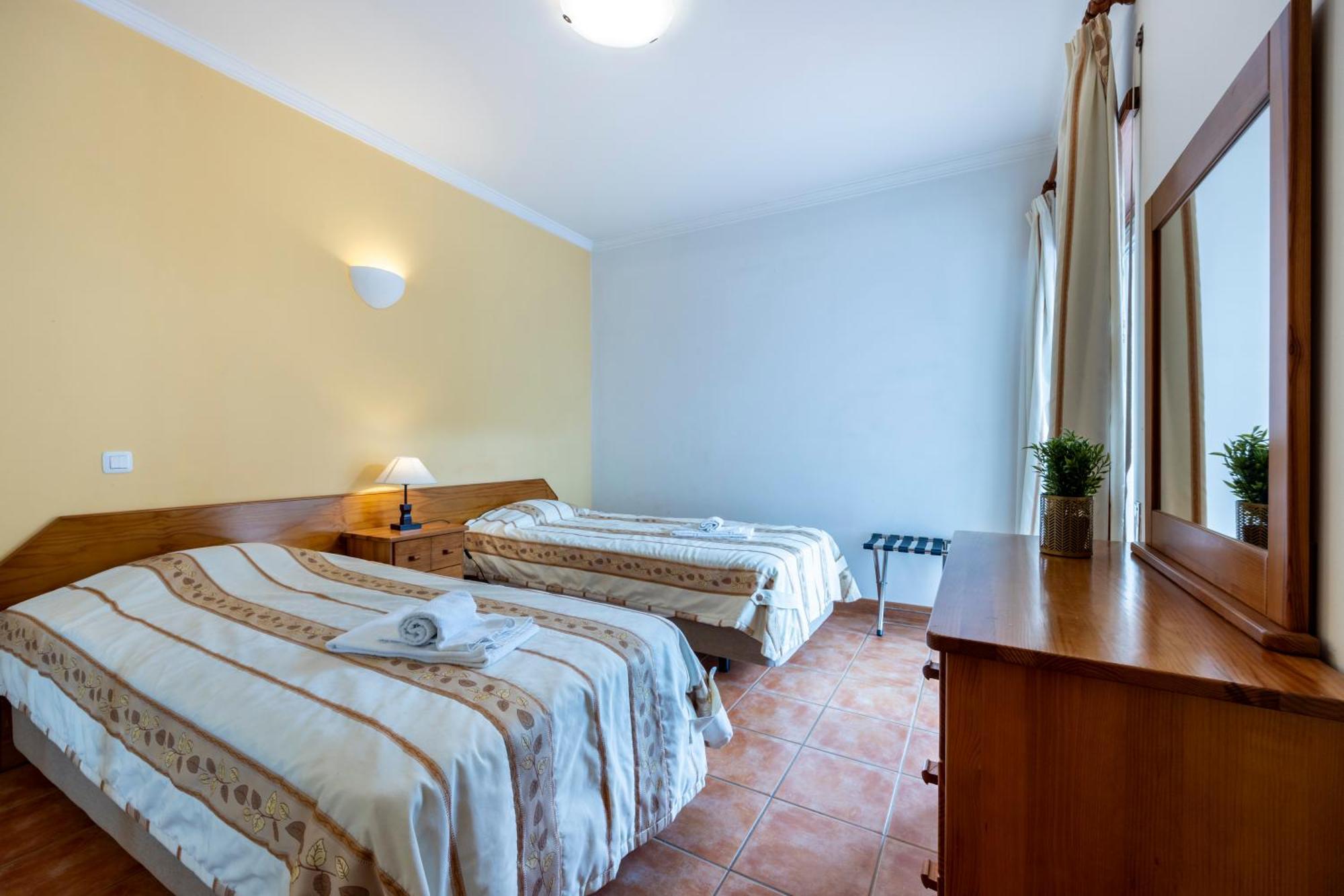 Cardeira Holiday Apartments Лагуш Экстерьер фото
